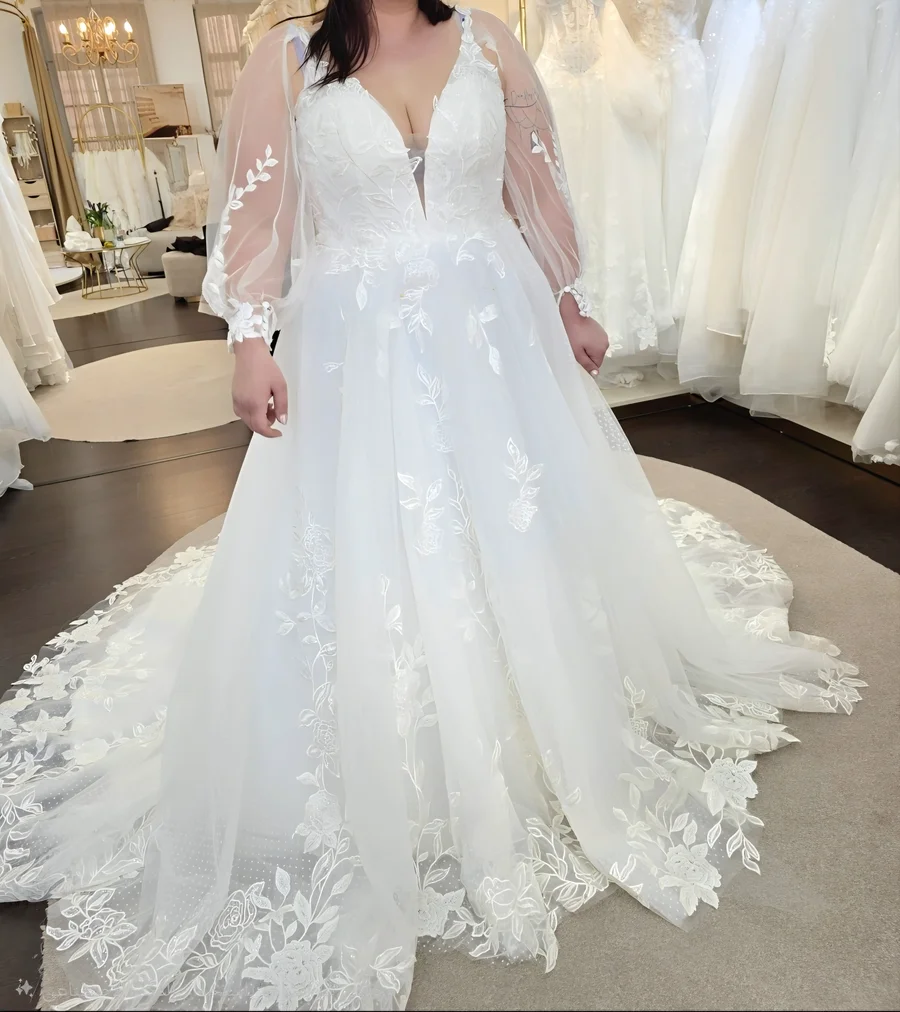 Curvy Brautkleid – figurschmeichelnd